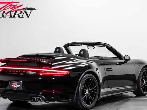 Used 2017 Porsche 911 Carrera 4S AWD/4WD image 5