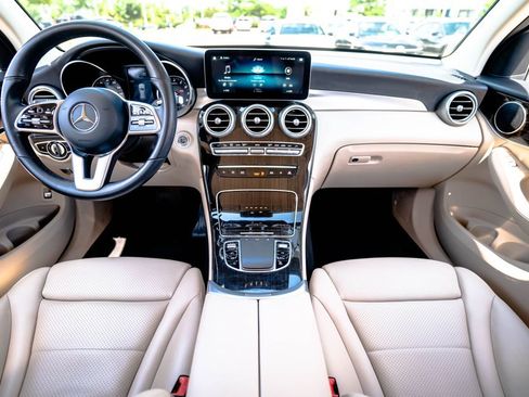 Used 2022 Mercedes-Benz GLC 300 4MATIC image 15