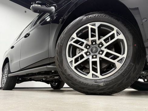 New 2025 Ford Expedition Active image 3