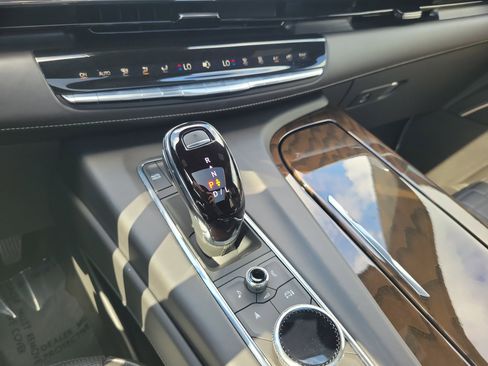 Used 2023 Cadillac Escalade ESV Sport Platinum image 26