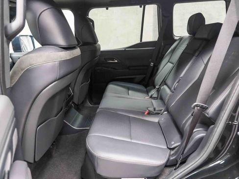 Used 2024 Lexus GX 550 AWD/4WD image 17