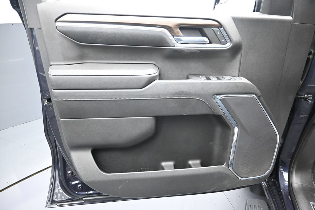 Used 2023 Chevrolet Silverado 1500 LT RWD image 12