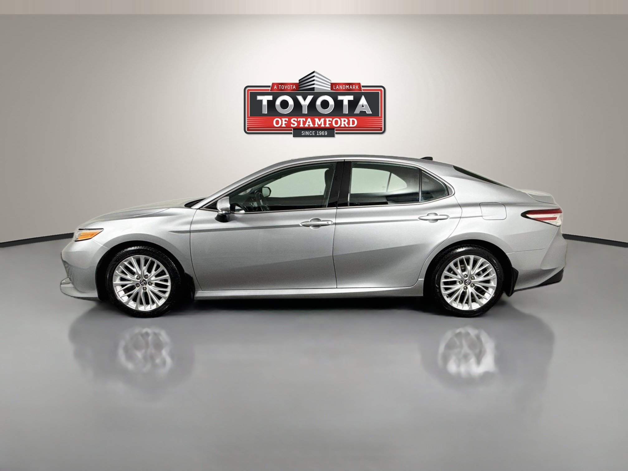 Certified 2020 Toyota Camry XLE w/ Navigation Package FWD image 4