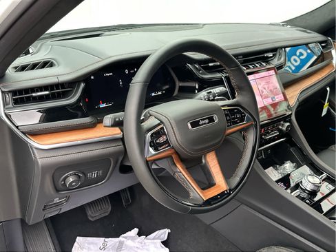 New 2025 Jeep Grand Cherokee L Summit image 28