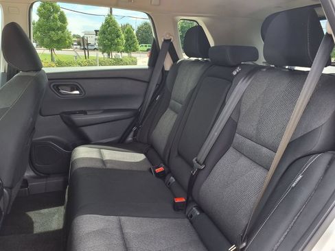 Used 2025 Nissan Rogue SV FWD image 4