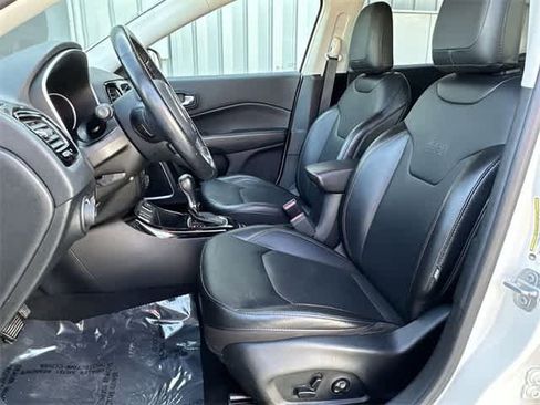 Used 2020 Jeep Compass Limited image 27