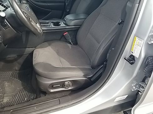 Used 2018 Ford Taurus SEL image 13