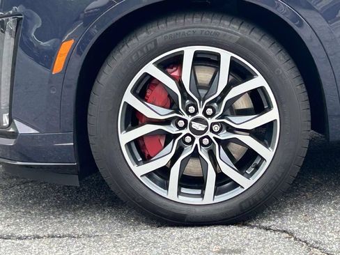 Certified 2024 Cadillac XT6 Sport w/ Platinum Package AWD/4WD image 9