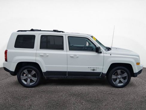 Used 2014 Jeep Patriot Latitude w/ Freedom Edition Package FWD image 8
