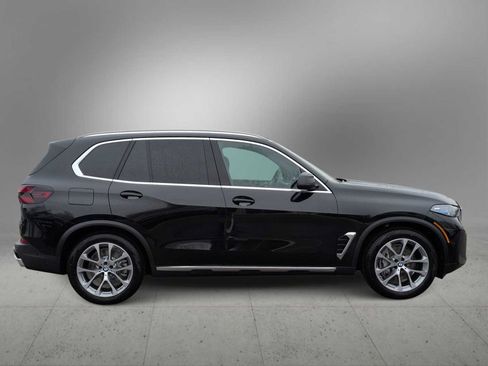 Used 2026 BMW X5 xDrive50e w/ Executive Package AWD/4WD image 9