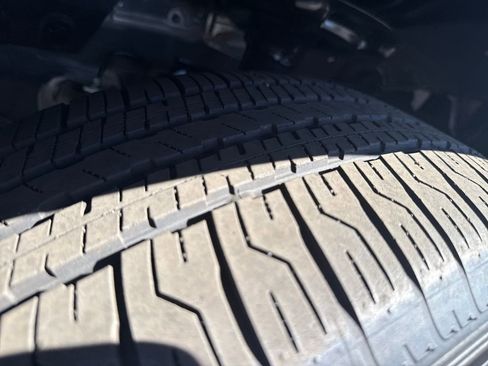 Used 2025 Nissan Rogue SV image 33