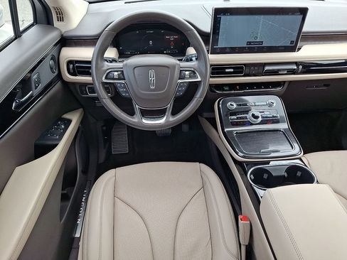 Used 2022 Lincoln Nautilus Reserve w/ Luxury Package AWD/4WD image 12
