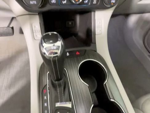Used 2018 GMC Acadia SLT AWD/4WD image 31