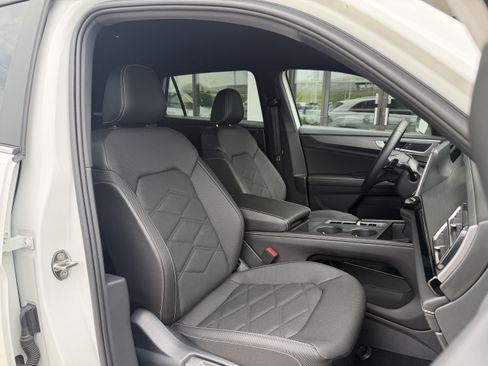 Used 2024 Volkswagen Atlas Cross Sport SE AWD/4WD image 22