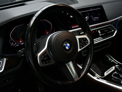 Used 2021 BMW X5 M50i w/ Premium Package image 21