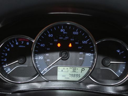 Used 2014 Toyota Corolla LE FWD image 11