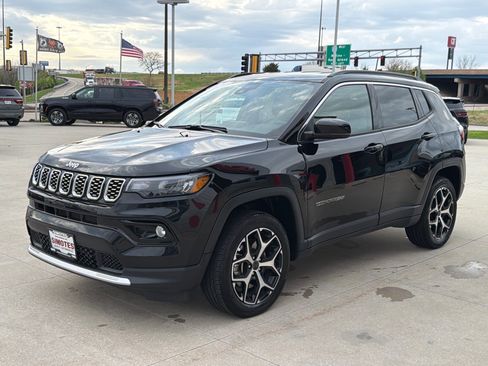 Used 2026 Jeep Compass Limited image 4