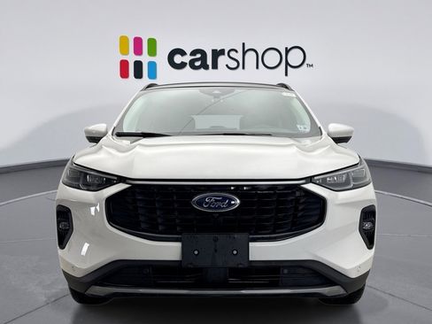 Used 2024 Ford Escape Platinum w/ Premium Technology Package image 8