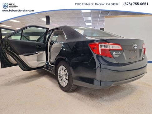 Used 2012 Toyota Camry LE FWD image 14