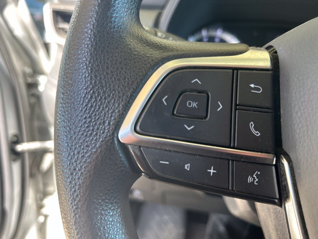 Used 2021 Toyota Highlander L AWD/4WD image 11