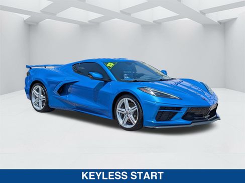 Used 2025 Chevrolet Corvette Stingray Preferred Cpe w/ Z51 Performance Package RWD image 3
