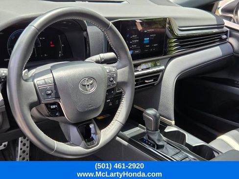 Used 2025 Toyota Camry SE FWD image 8