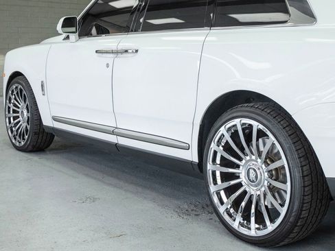 Used 2022 Rolls-Royce Cullinan w/ Cullinan Package AWD/4WD image 53
