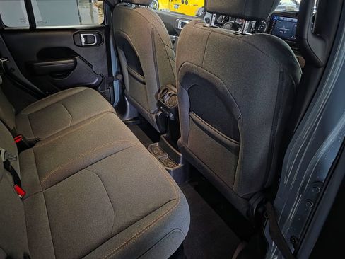 Used 2024 Jeep Wrangler Unlimited AWD/4WD image 20