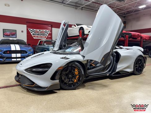 Used 2022 McLaren 765LT image 1