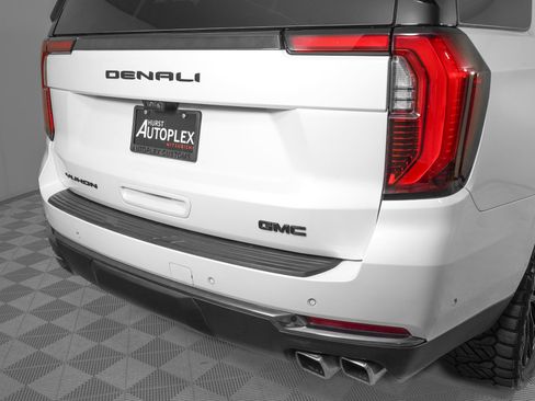 Used 2025 GMC Yukon Denali Ultimate w/ LPO, Floor Liner Package image 40