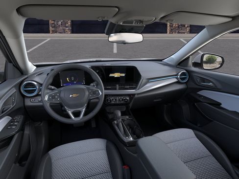 New 2026 Chevrolet Trax LT w/ Driver Confidence Package FWD image 39