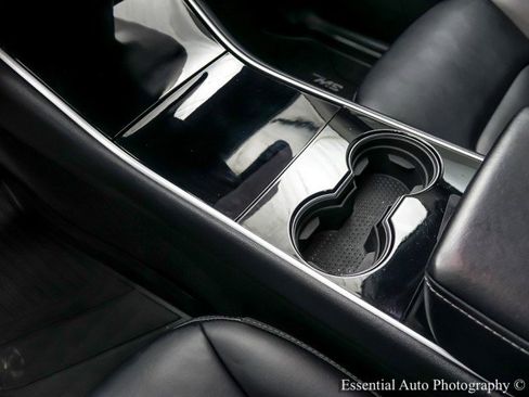 Used 2020 Tesla Model Y Long Range image 35