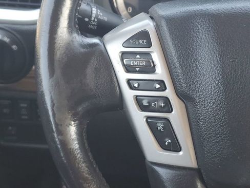 Used 2019 Nissan Titan SL w/ Chrome Package image 35