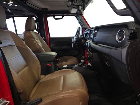 Used 2022 Jeep Wrangler Unlimited Sahara w/ Cold Weather Group AWD/4WD image 24