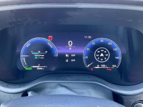 Used 2025 Toyota Sienna Platinum FWD image 26