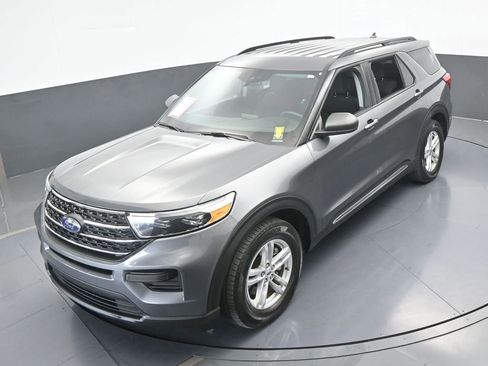 Used 2023 Ford Explorer XLT image 49