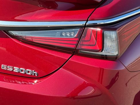 Certified 2020 Lexus ES 300h w/ Premium Package FWD image 25