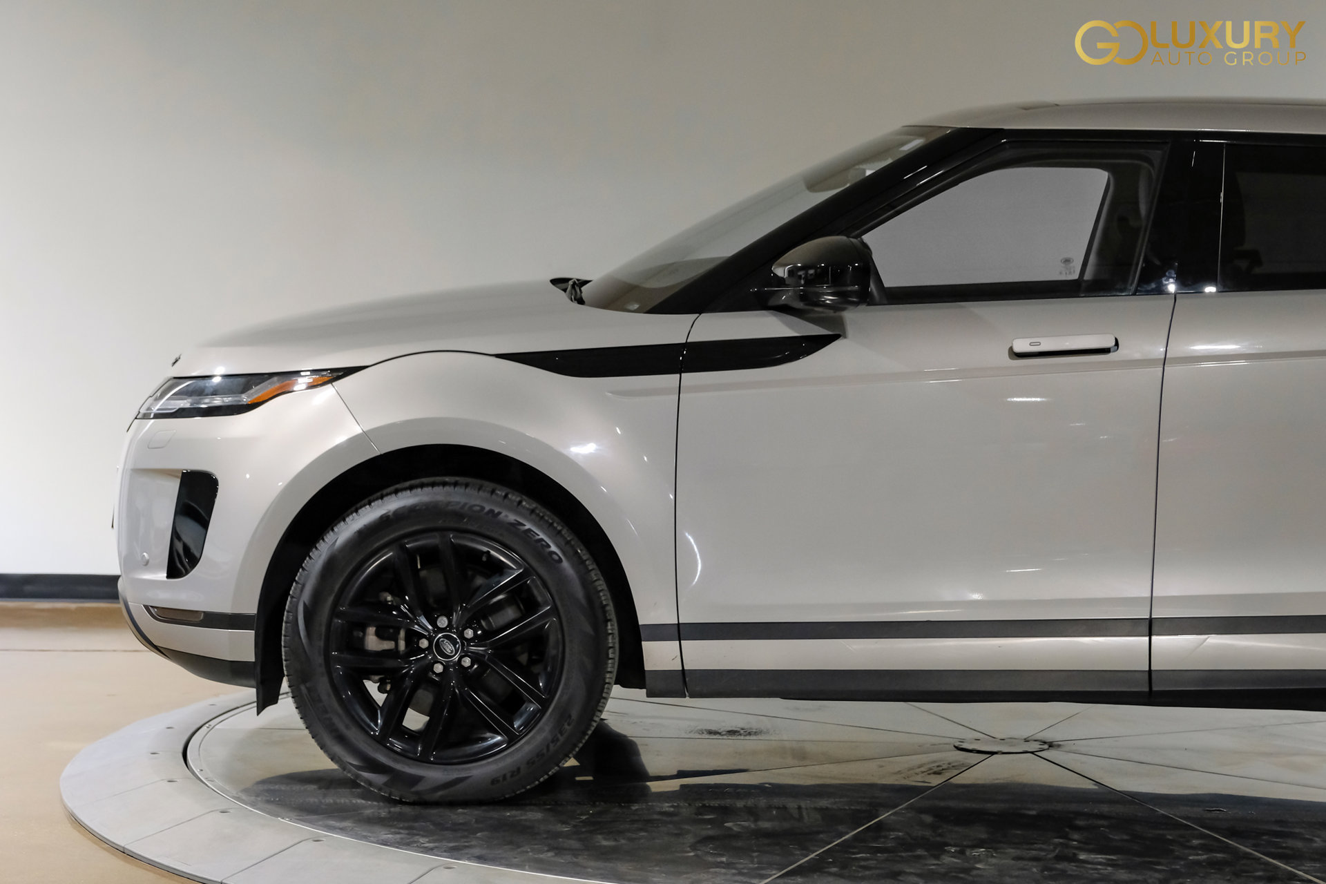 Used 2024 Land Rover Range Rover Evoque S AWD/4WD image 13