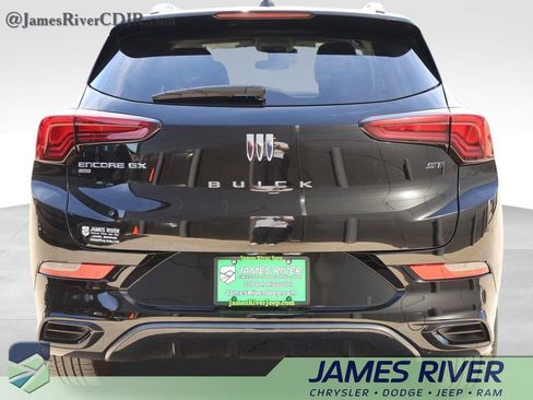 Used 2024 Buick Encore GX Sport Touring image 4