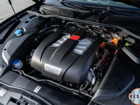 Used 2017 Porsche Cayenne S image 23