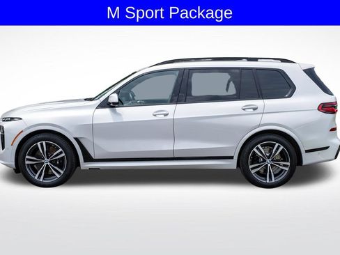 Used 2025 BMW X7 xDrive40i w/ M Sport Package AWD/4WD image 5