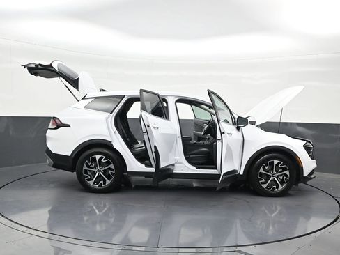 Used 2024 Kia Sportage EX FWD image 33