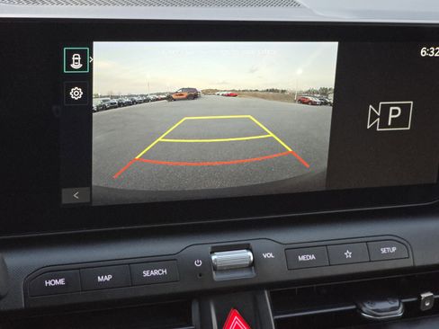 Used 2025 Kia K4 LX image 17