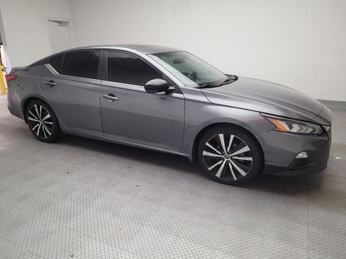 Used 2019 Nissan Altima 2.5 SR w/ SR Premium Package FWD image 11