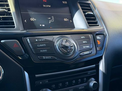 Used 2020 Nissan Pathfinder S FWD image 19