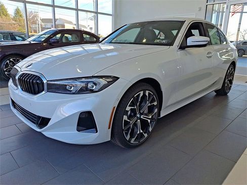Certified 2025 BMW 330i xDrive Sedan w/ Premium Package image 2