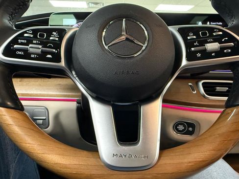 Used 2021 Mercedes-Benz GLS 450 4MATIC image 15