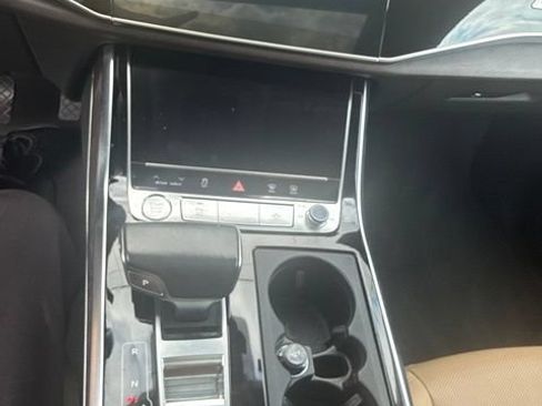 Used 2019 Audi Q8 Prestige w/ Towing Package AWD/4WD image 24