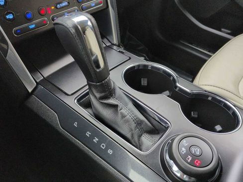 Used 2017 Ford Explorer Platinum image 34
