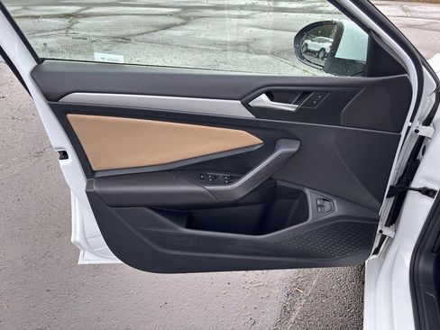 Used 2021 Volkswagen Jetta SE image 20